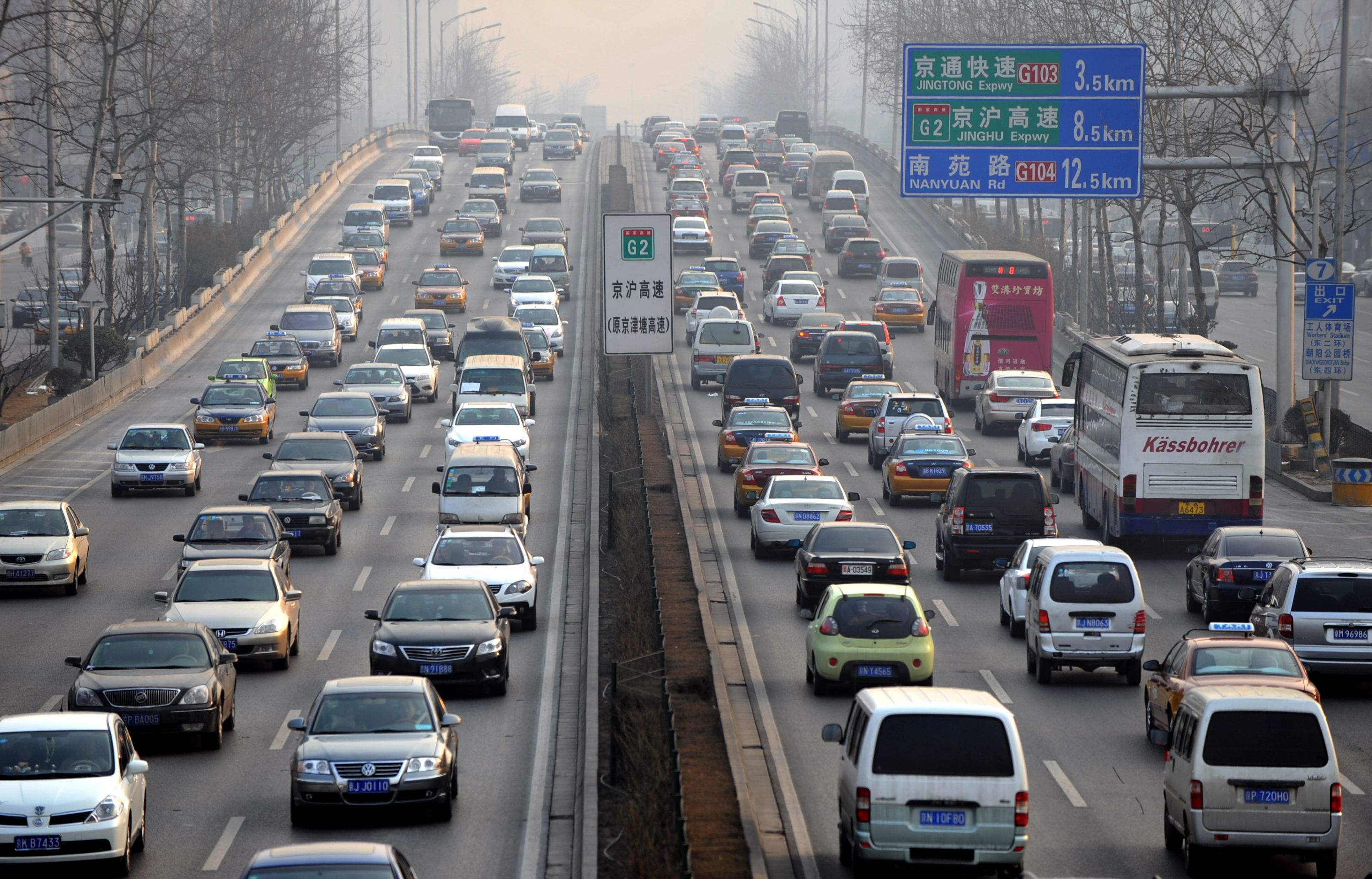 春节假期全国道路交通总体平稳有序