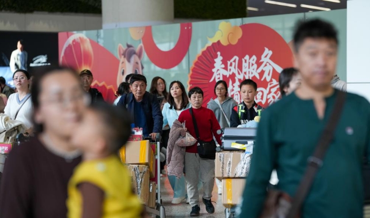 各地迎来春节假期返程高峰