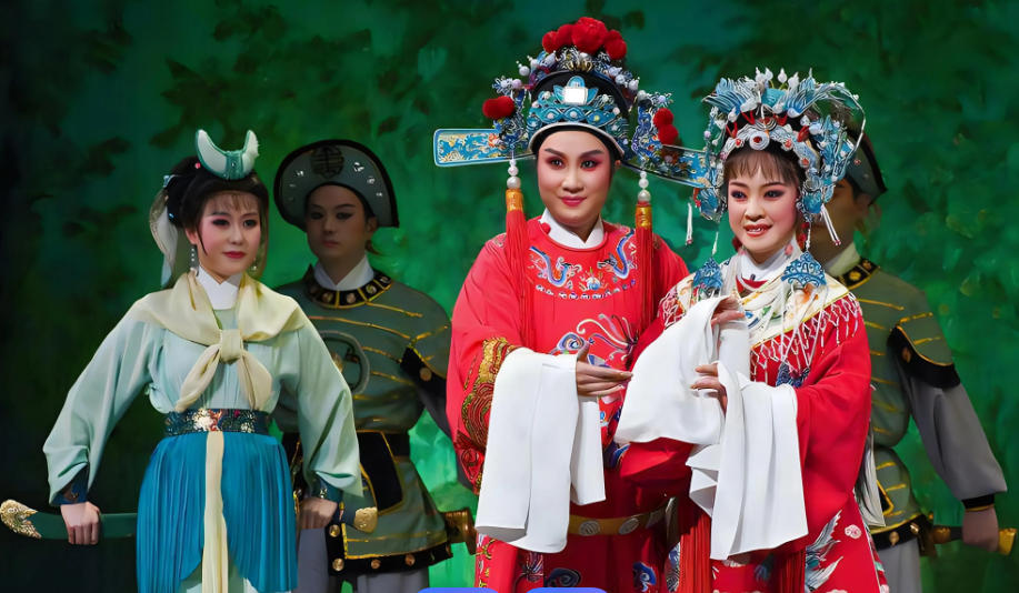 为什么120岁的越剧依然年轻？