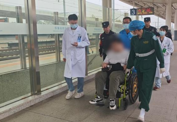 旅客列车突发疾病 怀集铁警紧急联动开辟救助通道