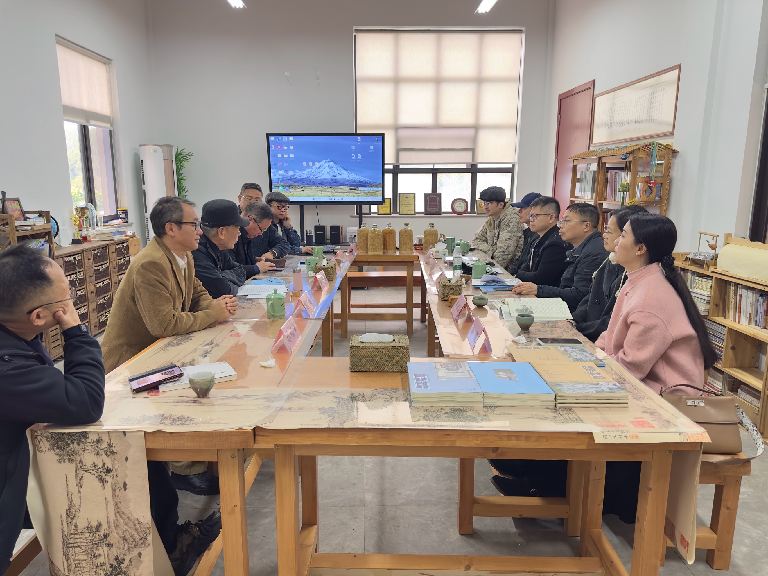 浙江舟山定海区政协文史专家聚智对话“百年铁路梦”，为海洋文化传承献策