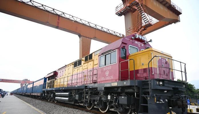 厦门中欧班列织密欧亚跨境物流网