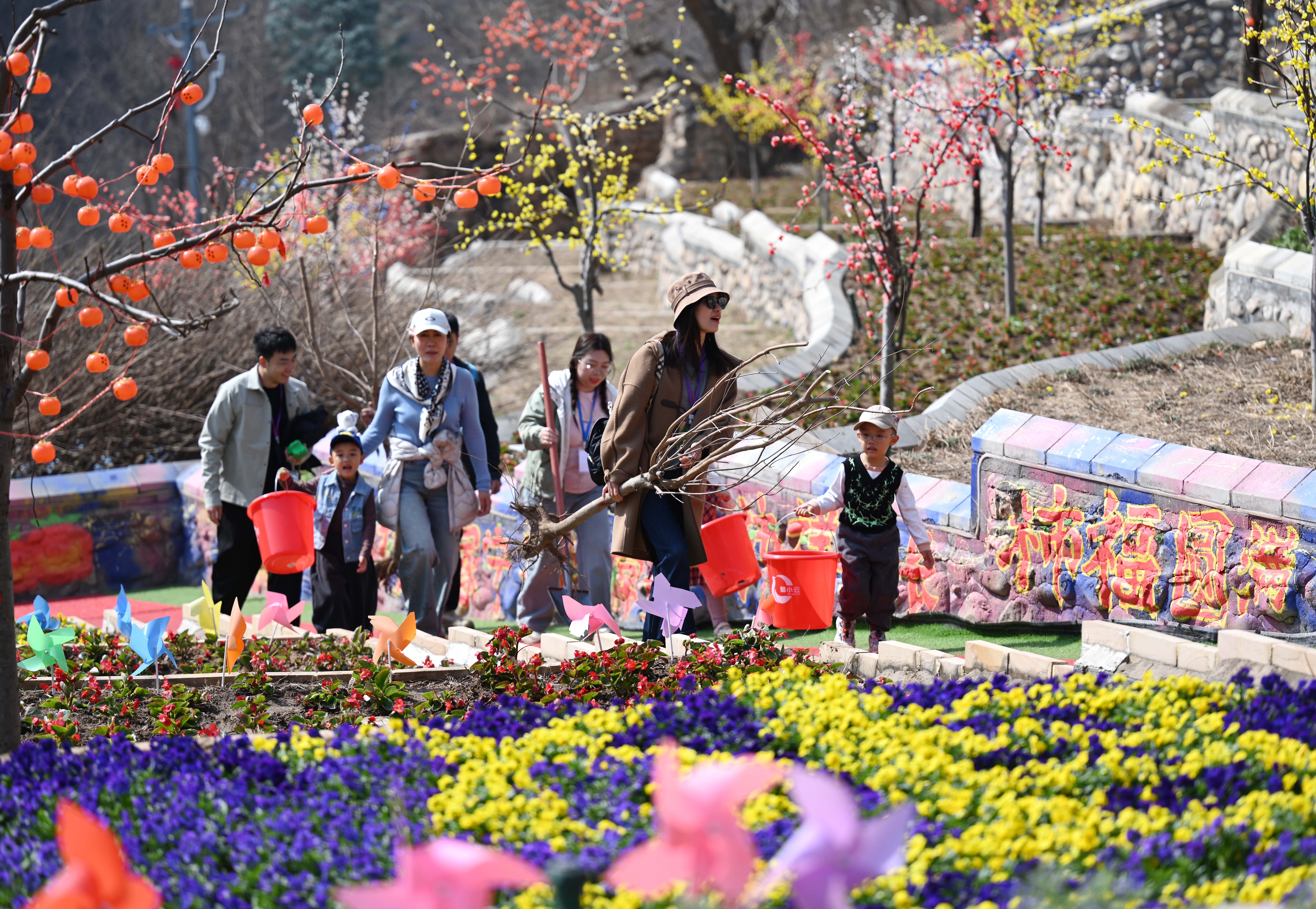 北京平谷举办植树活动 助推生态文旅融合