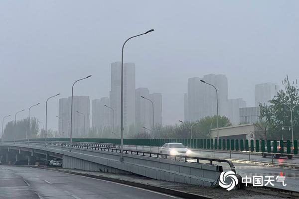 北京今天有分散性小雨体感湿凉 明后天晴暖上线昼夜温差大