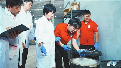 科研“高势能”转为育人“新动能”