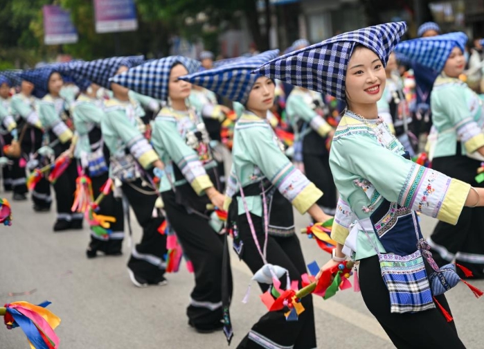 贵州望谟：载歌载舞欢度“三月三”