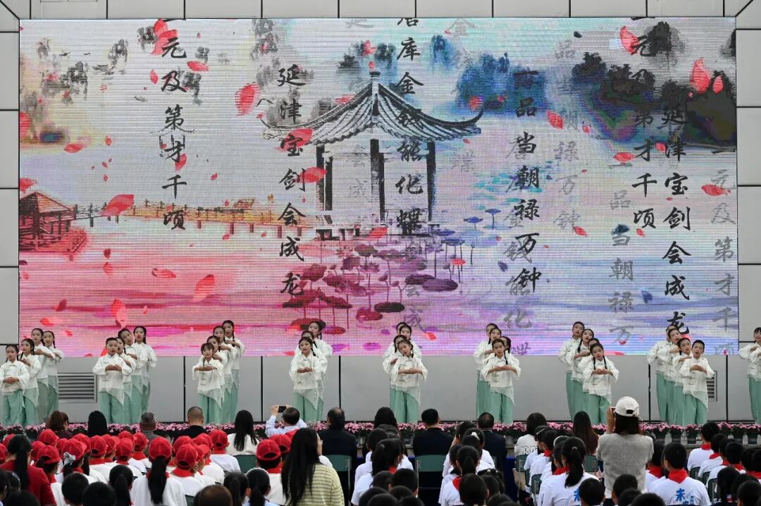  提案有声丨为何要立法促进全民阅读？十二届全国政协委员邬书林讲述提案背后的故事