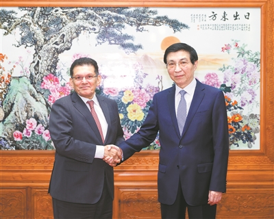 王沪宁会见孟加拉国外交部长卡利勒