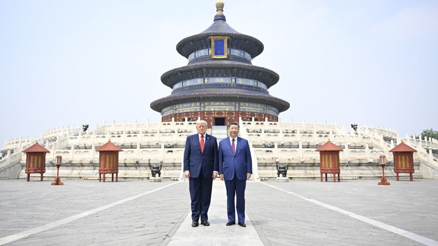 新华图讯丨习近平同美国总统特朗普参观天坛