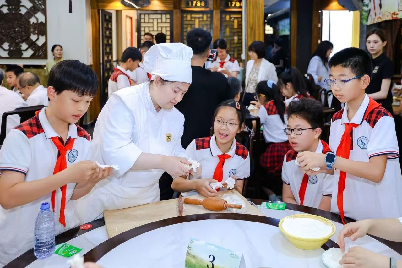 “未来讲堂——指尖上的传承·麦香里的匠心”活动在京举办