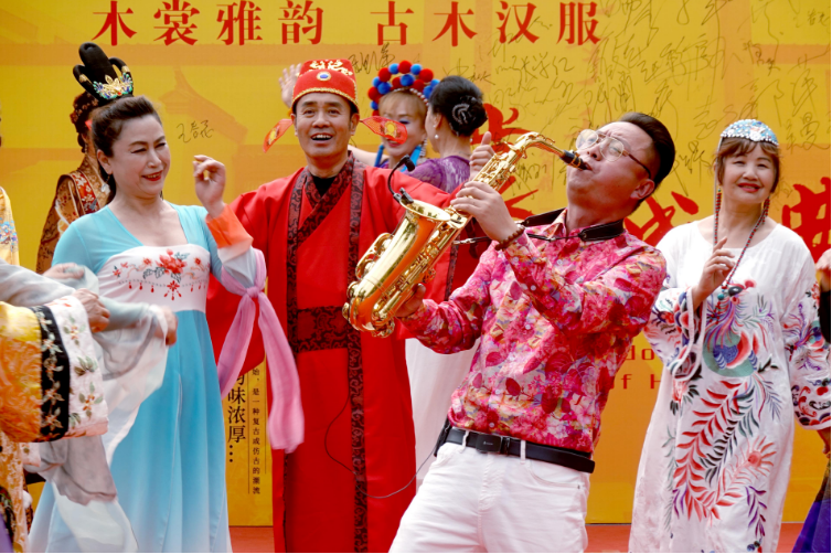 以文聚力传雅韵 以艺凝心续华章