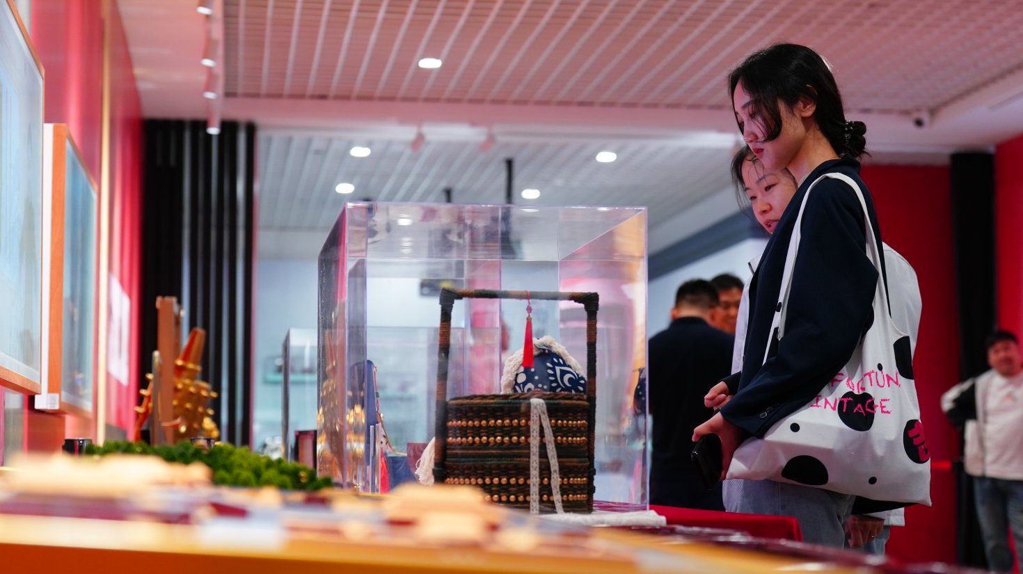 “水韵匠心·紫禁回响”江苏残疾人文创作品故宫展在京启幕