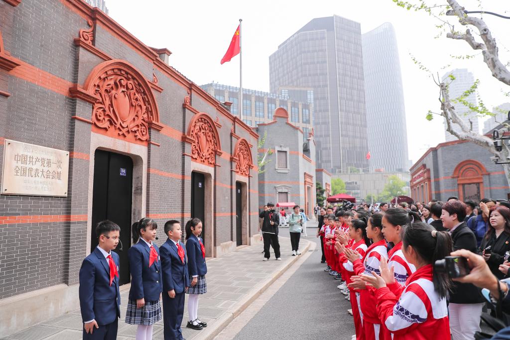 学习新语丨让红色基因代代相传