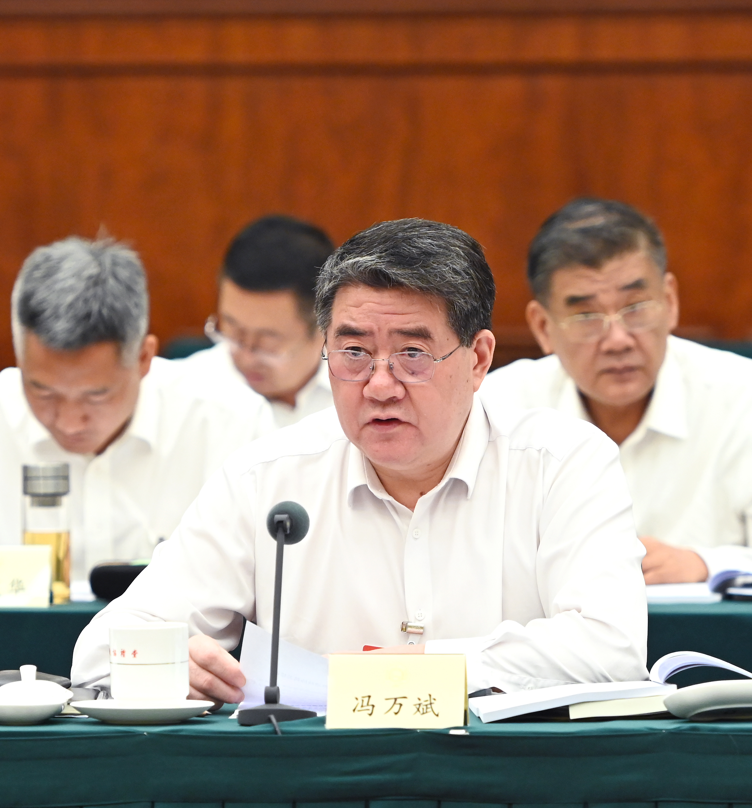 以党的建设为引领推进政协机关建设