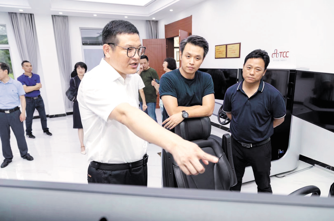 扎根土地 笔系民生