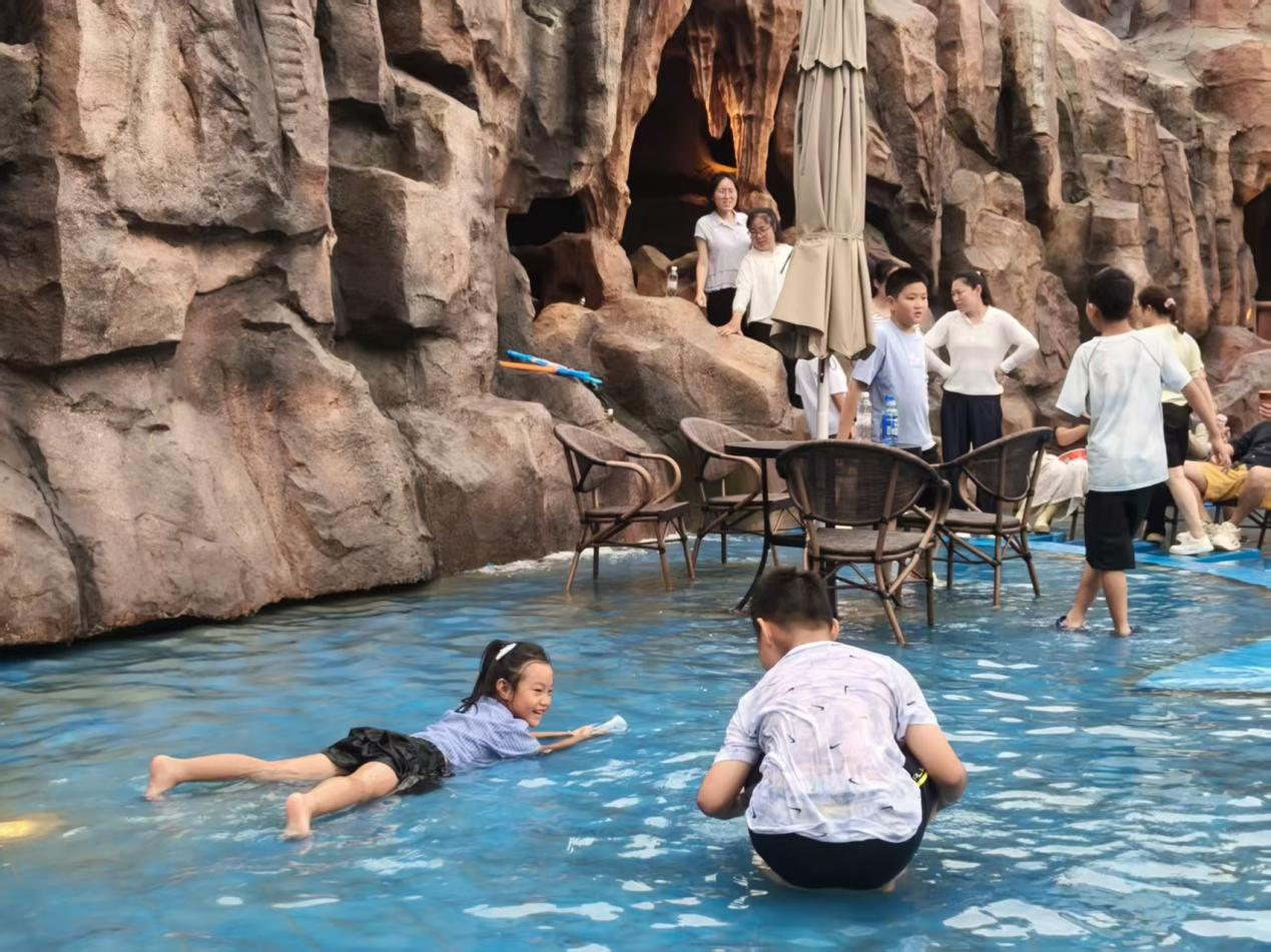 济南南山区：孩子小镇华丽变身