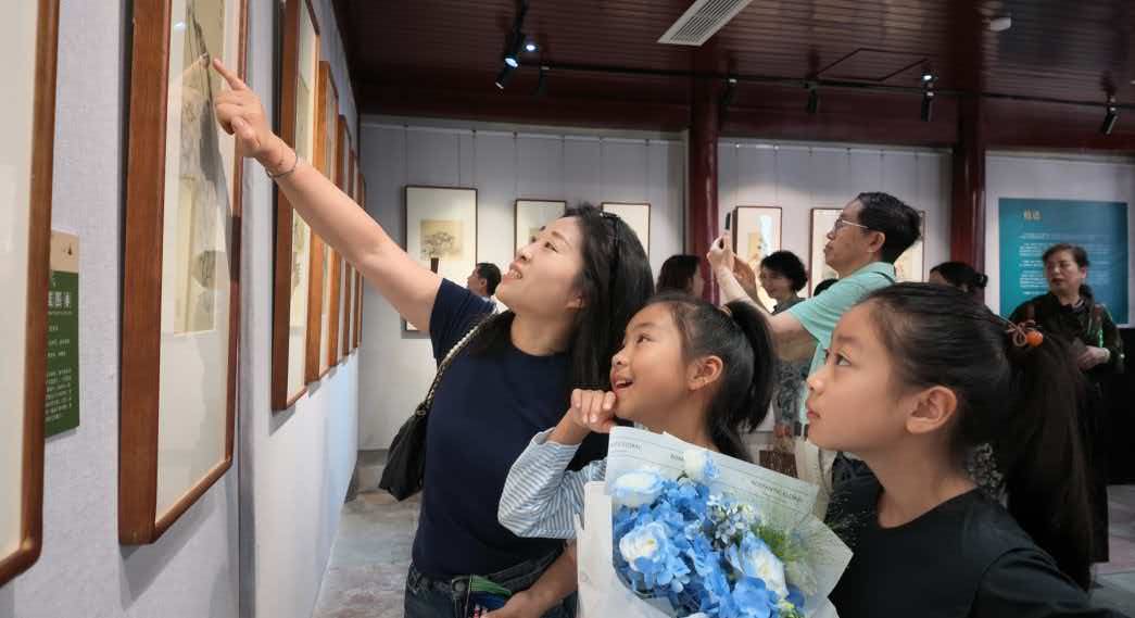 舒勤“四时·花信”中国画节气主题作品展开幕