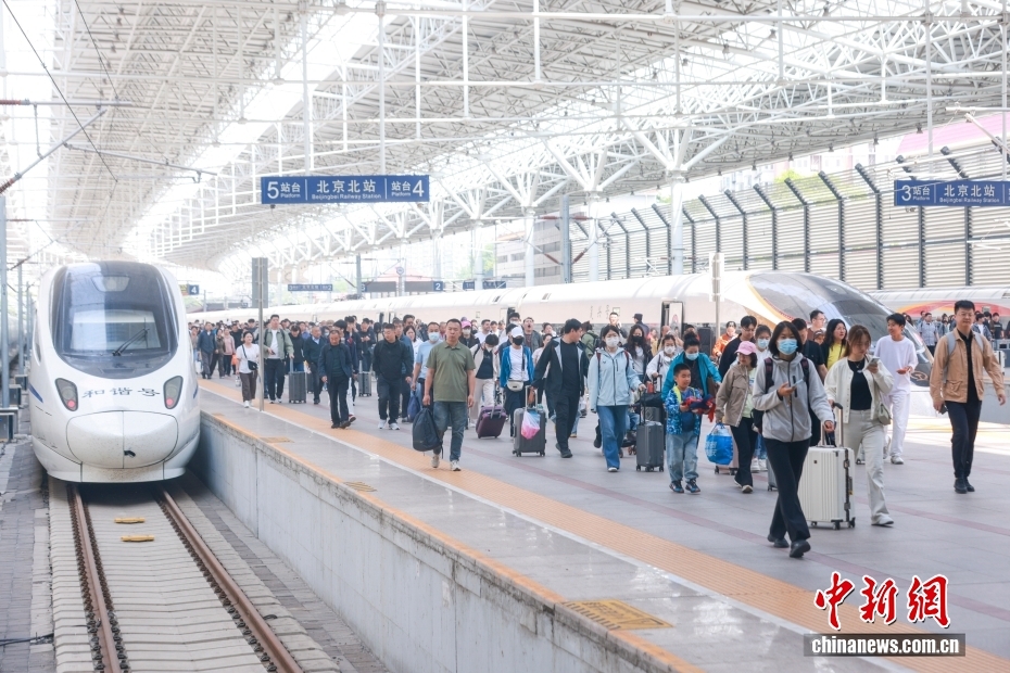 1至7月全国铁路发送旅客28亿人次 再创历史同期新高