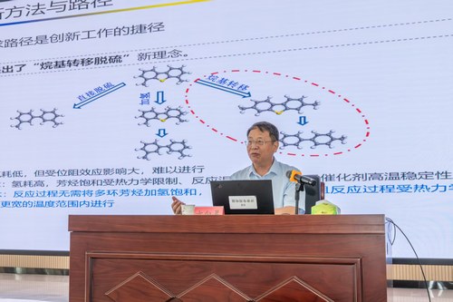 “国家卓越工程师”称号获得者方向晨走进塔里木大学作“科学家精神百场讲坛”专题报告