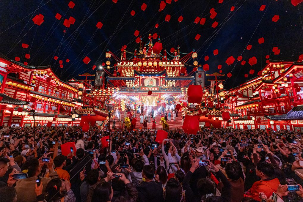 假日中国新图景丨山河奔赴 “数”观假日经济活力