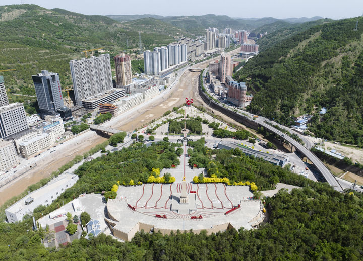 从烽火长征路到乡村全面振兴路
