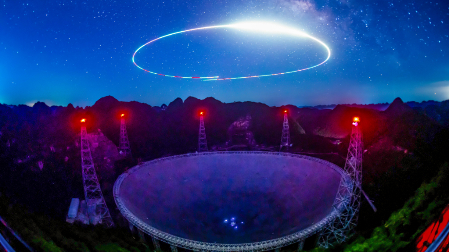 新华走笔丨在群山之巅，写一封给宇宙的情书