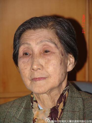 [又一位南京大屠杀幸存者去世 为不应沉没的真相转发！]据@侵华日军南京大屠杀遇难同胞纪念馆10日晚，任静萍老人静静地走了。当年南京沦陷后，她被日军的炮弹炸伤，尾骨受伤，父亲下落不明…随着任奶奶的去世，登记在册的南京大屠杀幸存者仅剩下111位。他们，每一个都是铁证！转发，让真相永不沉没！