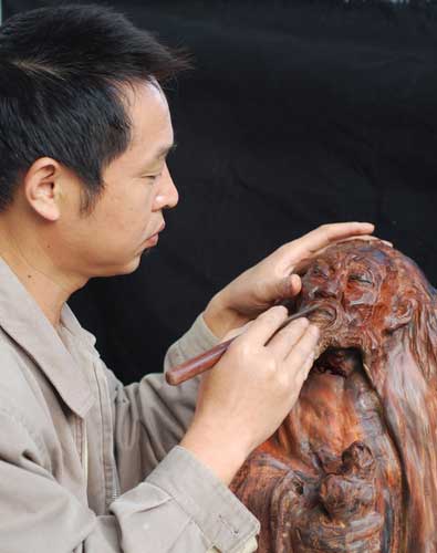 郑世有工作照