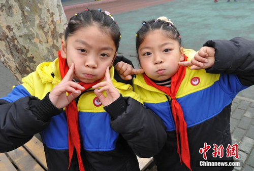 武汉一小学10对双胞胎同班学习成风景线3