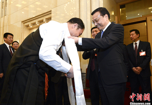 李克强参加青海代表团审议2