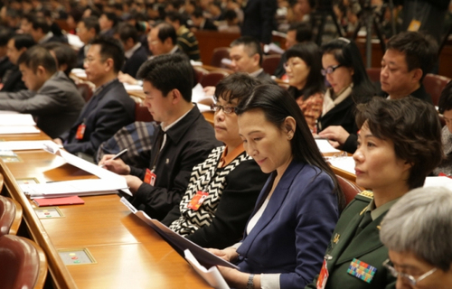 全国政协十二届二次会议举行第四次全体会议-4