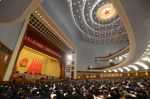 十二届全国人大二次会议举行第三次全体会议3