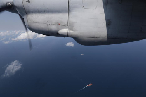 航拍马航失联客机MH370搜救海域3