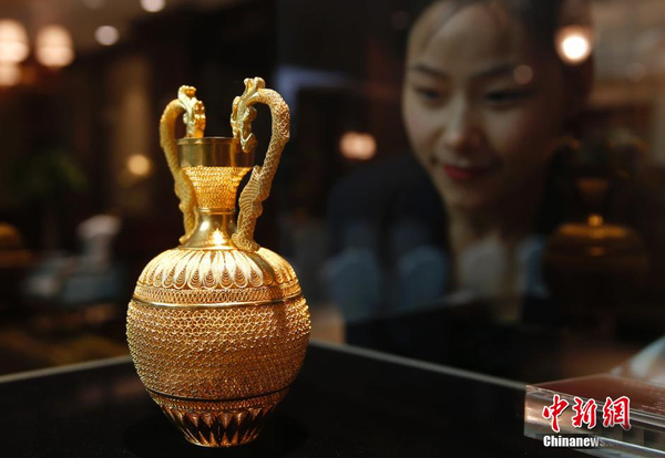 黄金收藏品亮相北京吸引眼球2