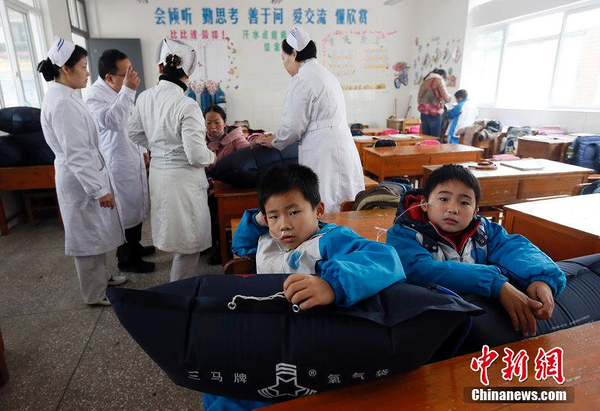液化气残渣致广西一小学师生中毒4