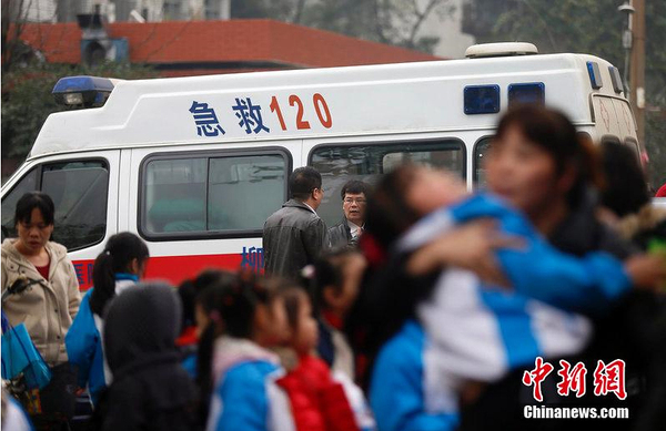 液化气残渣致广西一小学师生中毒2