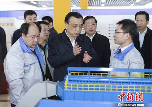 李克强考察企业最关心治霾技术建议给科技人员股权