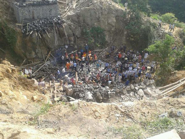 广东高州一大桥坍塌-已致5人死亡4