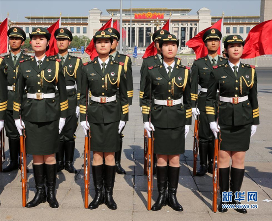 我军首批三军女子仪仗兵亮相外交礼仪-7