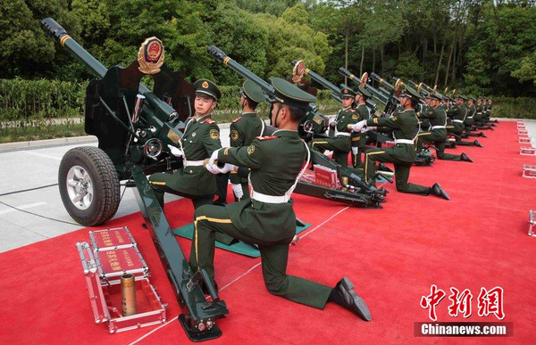 我国礼炮部队首次在京外鸣放礼炮3