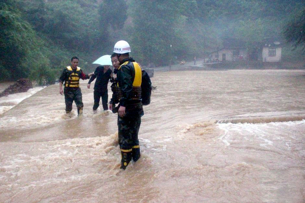 贵州多地持续强降雨-商铺民房被淹-6