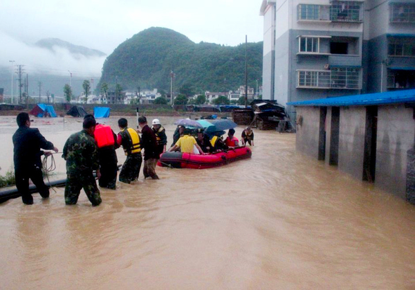 贵州多地持续强降雨-商铺民房被淹-5