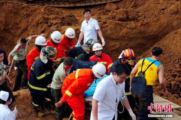湖北安陆一工地坍塌-1名工人3名消防战士不幸遇难5