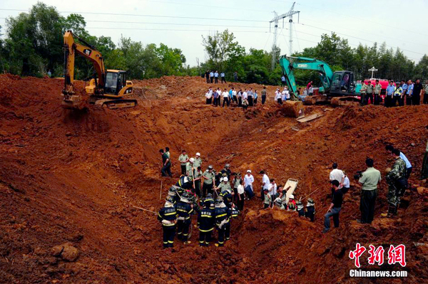 湖北安陆一工地坍塌-1名工人3名消防战士不幸遇难2
