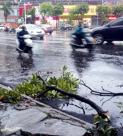 台风“海贝思”来袭3