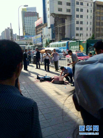 兰州火车站附近发生一起持刀伤人事件3