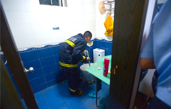 女子网购一条蛇当宠物-见实物被吓坏求助警察7