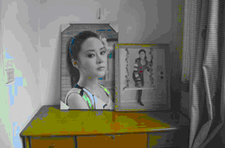 陈霞父亲留下女儿的两张照片