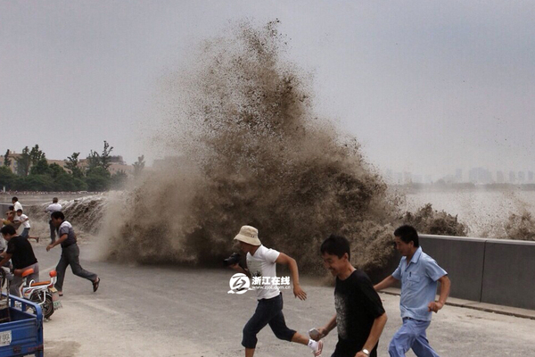 钱塘江大潮