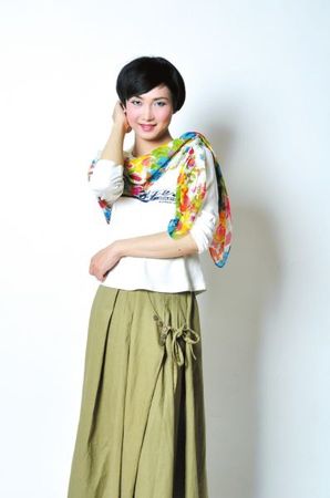 刘霆平常喜欢把自己打扮成女人模样。刘霆供图